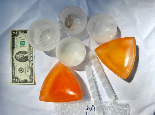 LOT M - Bowls (Selenite, Pink Calcite, Massage Wand)